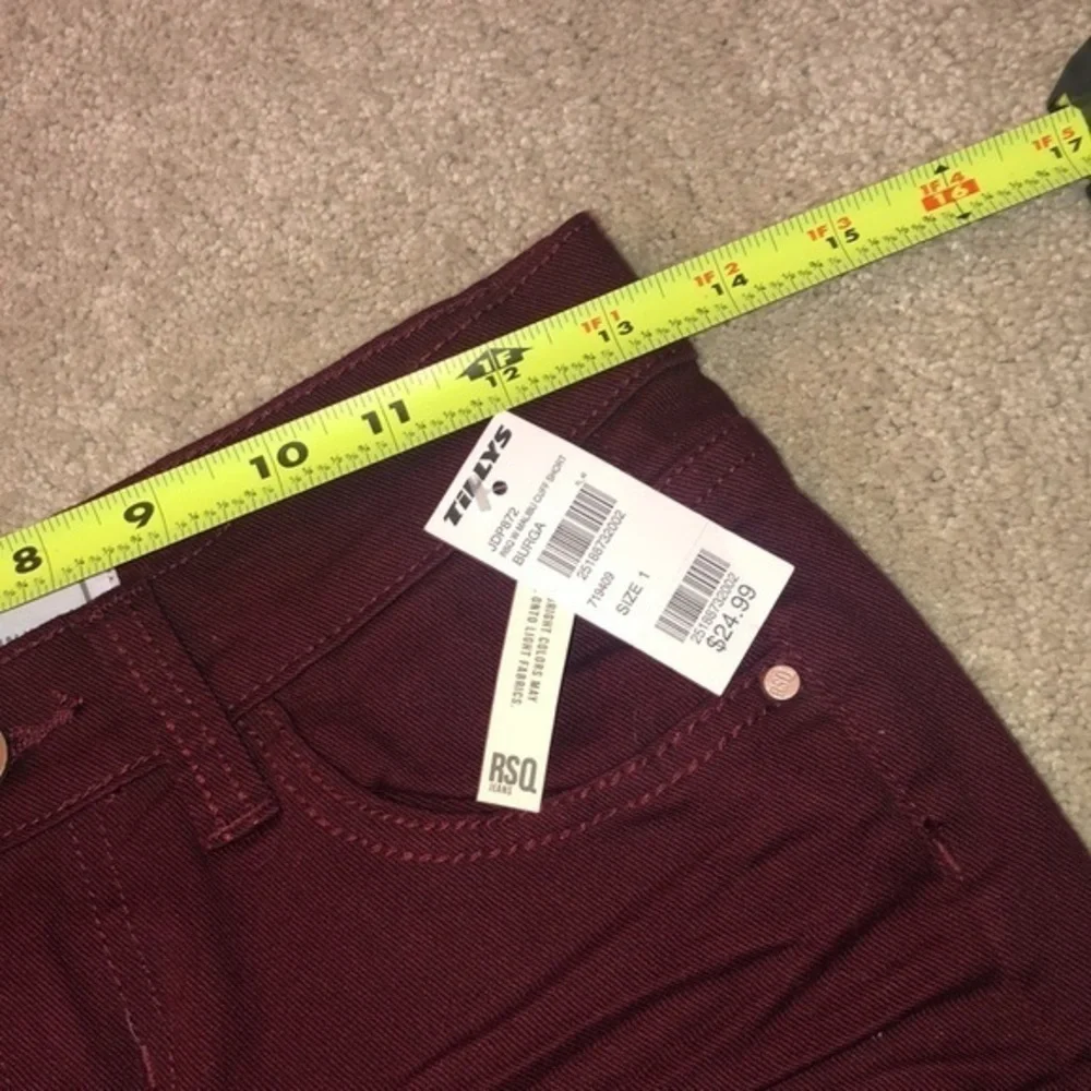 Tilly RSQ Malibu Cuff‎ Short Burgundy size 1 NWT